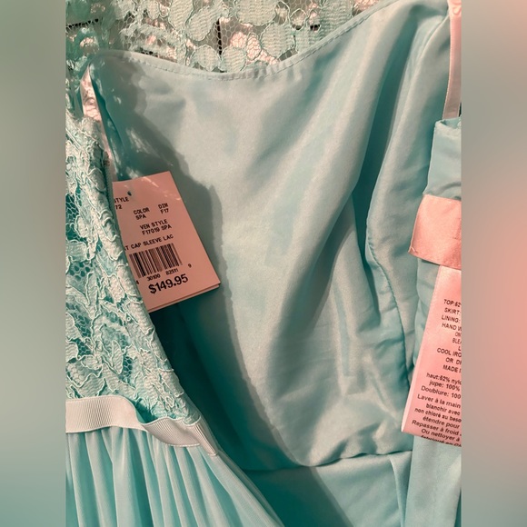 David’s Bridal Bridesmaid Dress, Size 2, NWT! - Picture 8 of 9